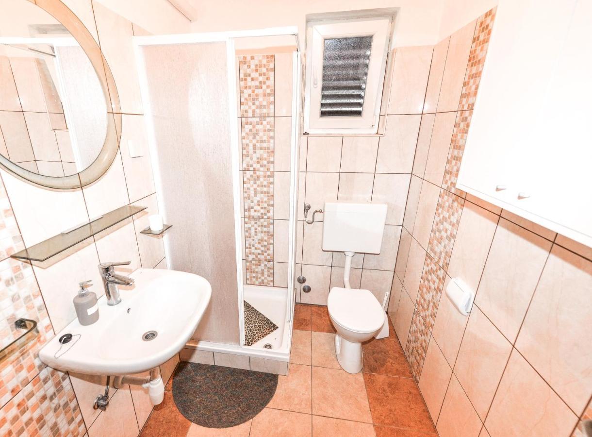 Apartments Jadran Pag Town Bagian luar foto