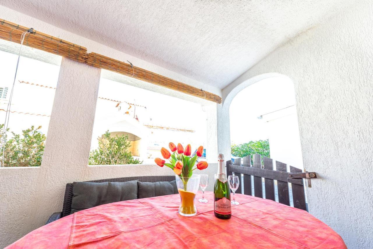 Apartments Jadran Pag Town Bagian luar foto