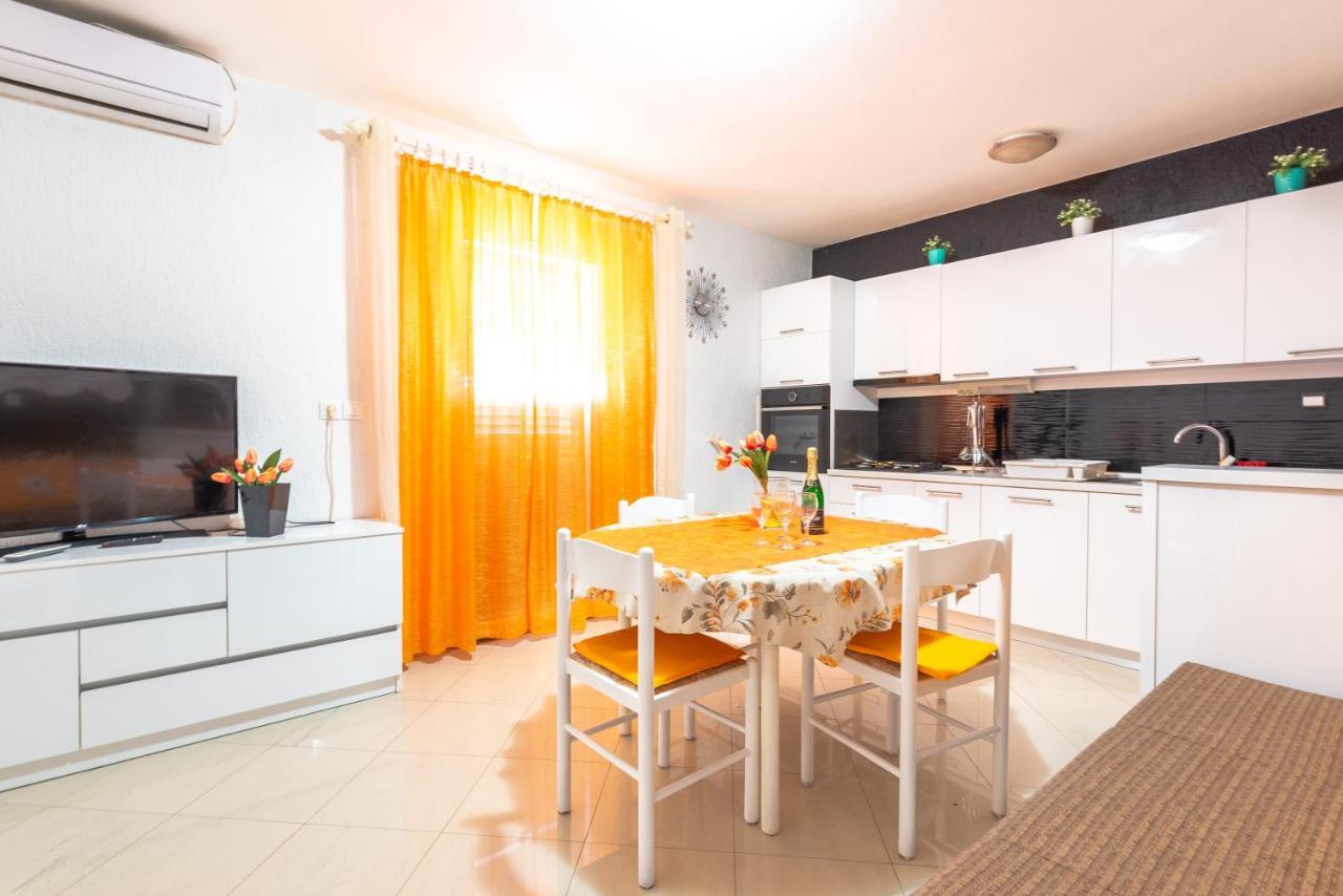 Apartments Jadran Pag Town Bagian luar foto